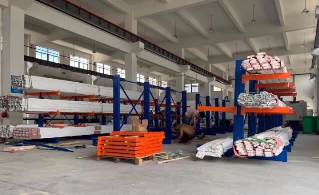 懸臂式貨架 深圳懸臂式貨架安裝現場