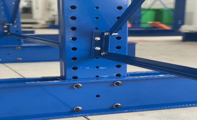 懸臂式貨架 深圳懸臂式貨架安裝現場