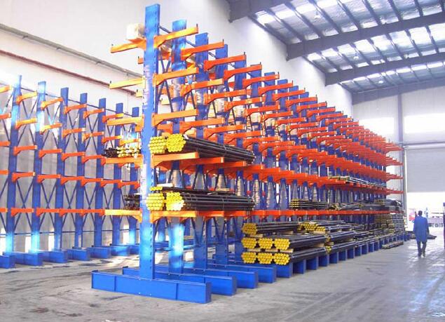 山東懸臂式貨架現安裝成功案例