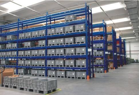 貫通式貨架的優(yōu)點(diǎn)與不足