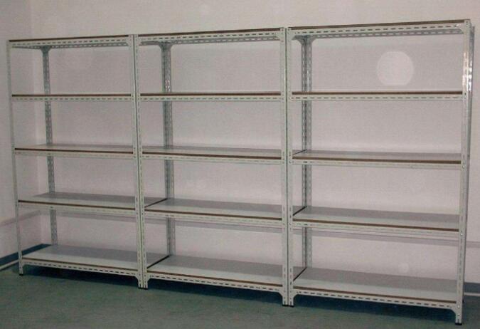 輕型角鋼貨架的特點