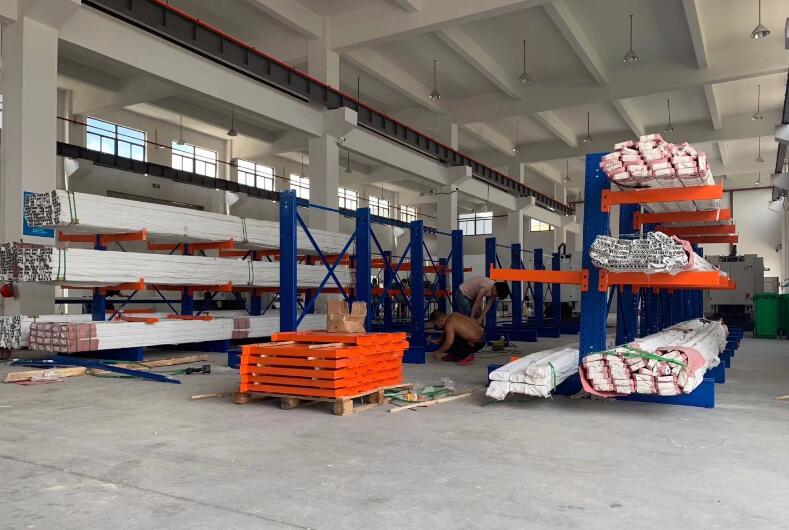 懸臂式貨架 深圳懸臂式貨架安裝現場