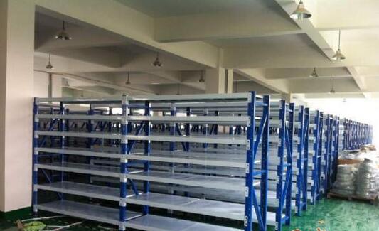 蘇州中型貨架安裝現場