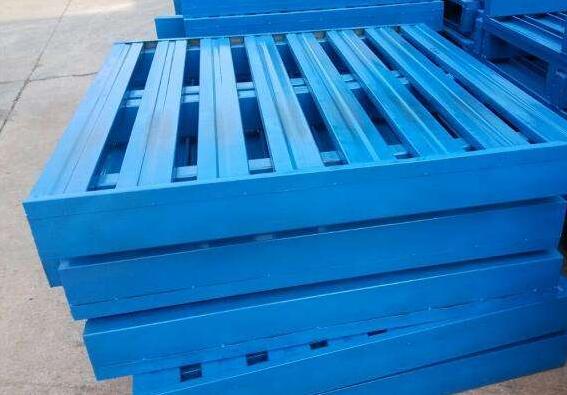 兩面叉鐵托盤與鋁托盤的異同點