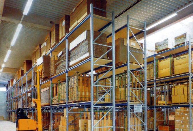 [重型貨架]重型貨架廠家分享該貨架的優點與不足